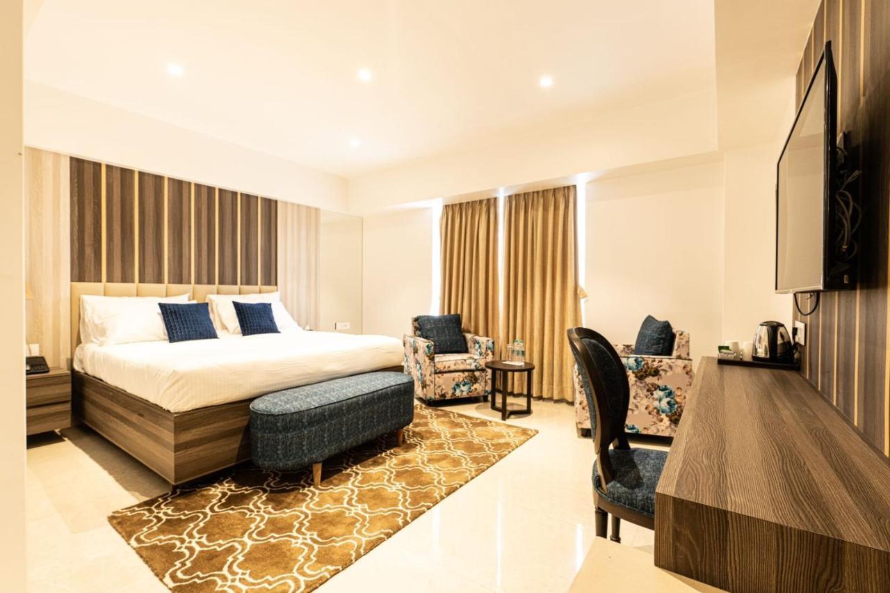 The Thane Club 외부 사진