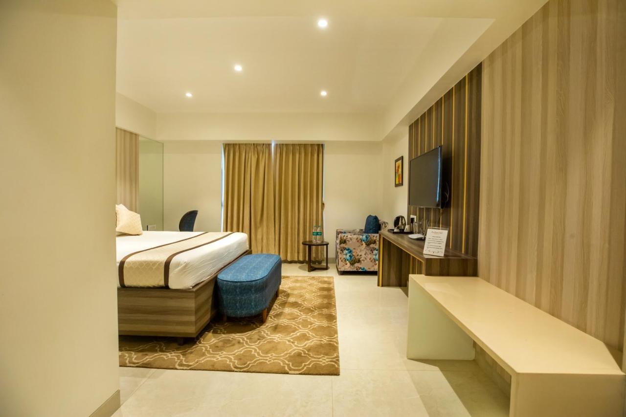 The Thane Club 외부 사진